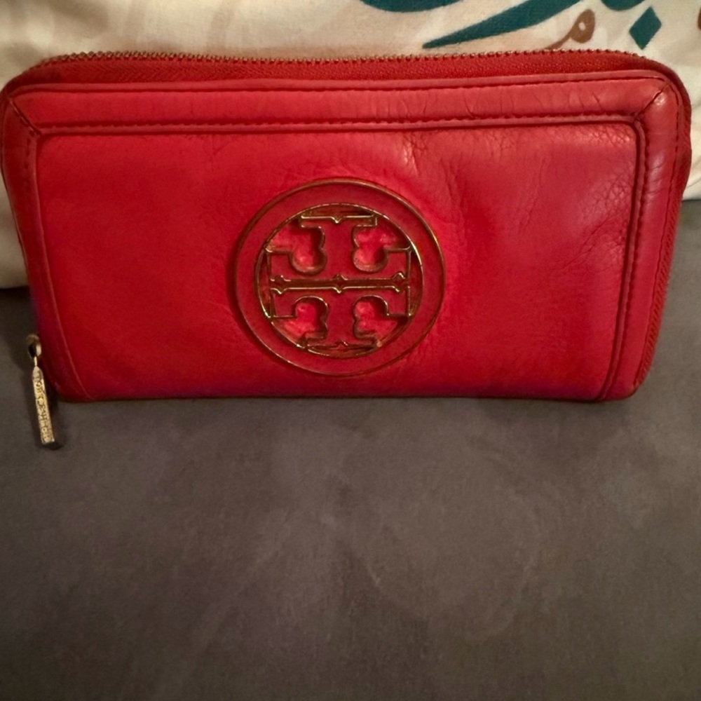 Tory Burch Leather Continental Wallet